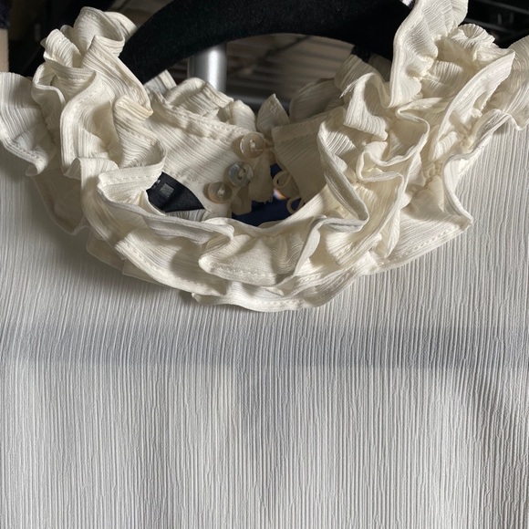 ZARA Frilly blouse 🥰 - Picture 6 of 11